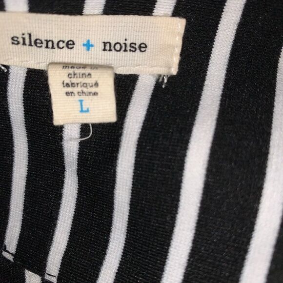 UO Silence+Noise Dress  - Picture 5 of 6